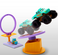 Wholesalers of Disney And Pixar Cars Showtime Loop Playset toys image 2