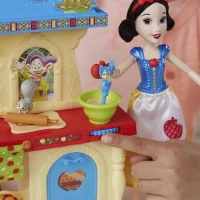 Wholesalers of Disney Snow White Stir And Bake Kitchen toys image 4