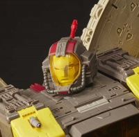 Wholesalers of Transformers Gen Wfc Titan Class toys image 4